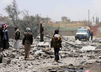 houthis-atacam-porta-avioes-dos-eua-em-resposta-a-bombardeios-no-iemen
