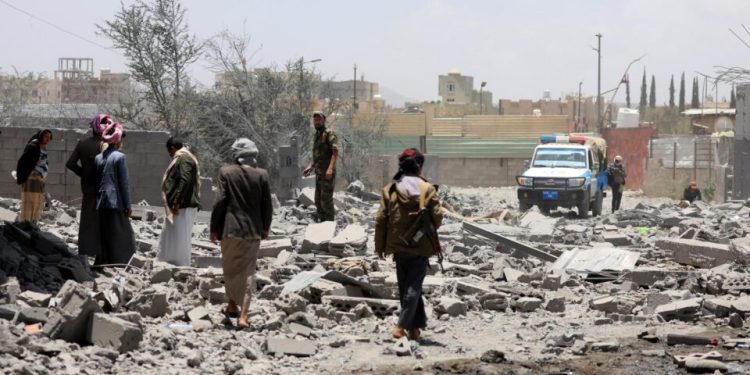 houthis-atacam-porta-avioes-dos-eua-em-resposta-a-bombardeios-no-iemen