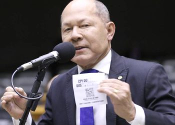 deputado-do-pl-formaliza-pedido-de-cpi-do-inss-e-manda-recado-a-hugo-motta