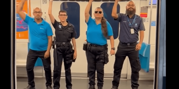 entregando-tudo:-funcionarios-do-metro-bombam-com-videos-de-lady-gaga
