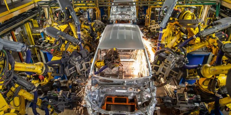 industria-brasileira-se-aproxima-da-estagnacao-em-abril,-diz-s&p