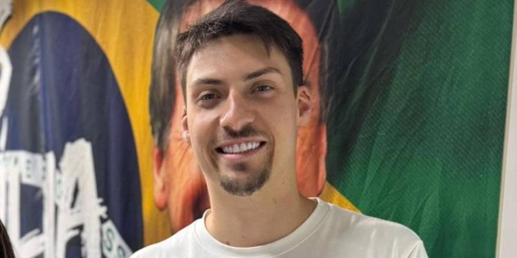 debutando-como-politico,-jair-renan-repete-o-discurso-do-pai-e-dos-irmaos