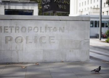 inglaterra-prende-oito-homens-por-suposto-plano-de-terrorismo