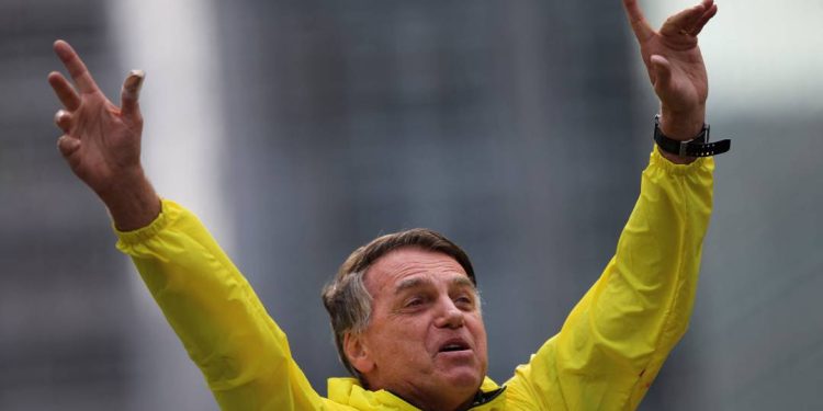 resistencia-a-reducao-de-penas-escancara-como-bolsonaro-quer-salvar-a-si,-nao-aos-‘patriotas’