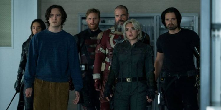 diretor-de-‘thunderbolts’-a-veja:-‘herois-nao-precisam-ser-inalcancaveis’