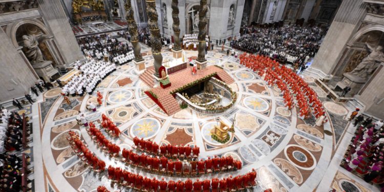 cardeais-prestam-juramento-antes-de-entrar-no-conclave