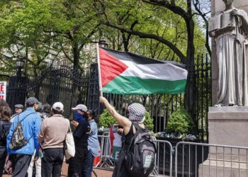 manifestantes-anti-israel-invadem-biblioteca-de-universidade-nos-eua-e-expulsam-estudantes