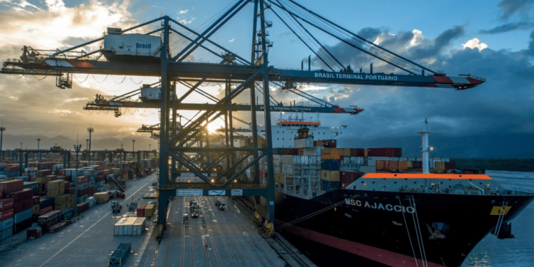 portos-brasileiros-registram-recorde-na-movimentacao-de-cargas-em-marco