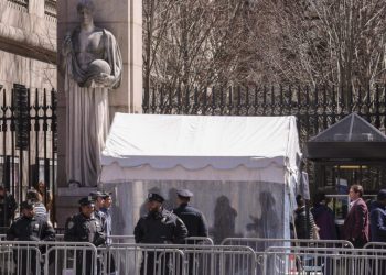 columbia-suspende-65-alunos-apos-invasao-de-biblioteca-em-protesto-anti-israel