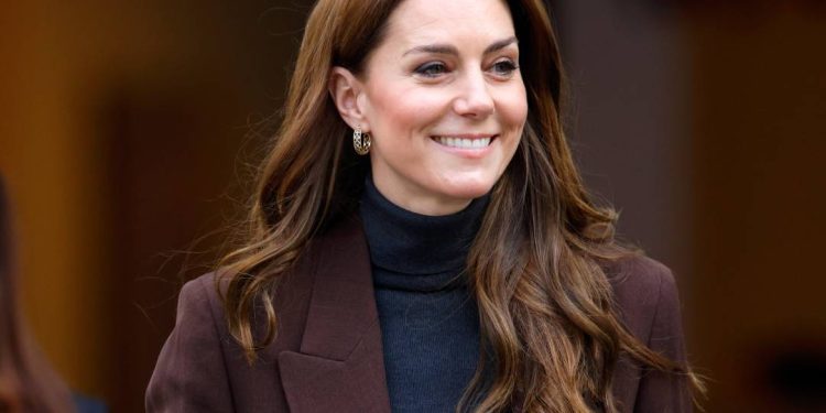 o-que-manteve-kate-middleton-‘otimista’-durante-tratamento-de-cancer