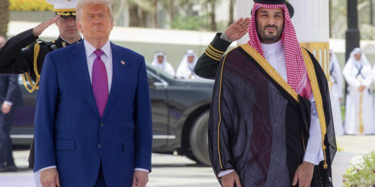 governo-trump-anuncia-investimento-de-us$-600-bilhoes-da-arabia-saudita-nos-eua