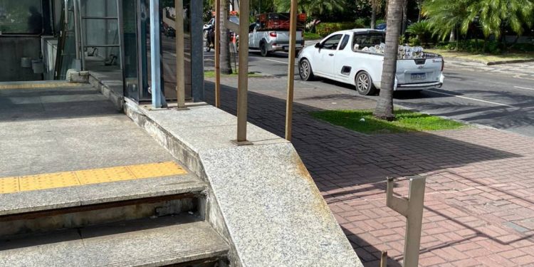 ipanema:-cade-o-corrimao?-que-gente-ma-e-essa?