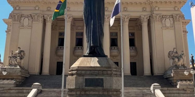 rafael-bokor:-palacio-tiradentes,-no-centro,-completa-99-anos