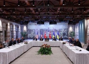 delegacoes-de-russia-e-ucrania-negociam-diretamente-na-turquia-sem-expectativa-de-acordo