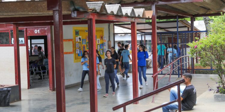 governo-deve-proibir-cursos-ead-100%-online-para-licenciaturas-e-saude 
