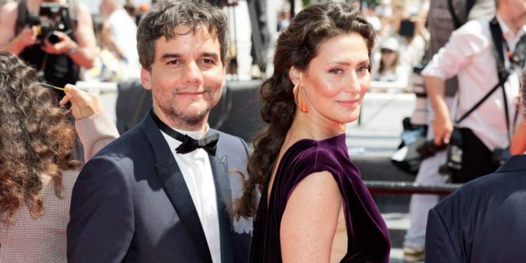 festival-de-cannes:-filme-com-wagner-moura-e-ovacionado-por-dez-minutos