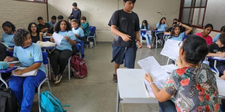 dobrar-investimento-sem-cobrar-resultados:-o-que-ha-de-errado-no-novo-plano-nacional-de-educacao