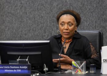 carmen-lucia-denuncia-racismo-contra-ministra-em-evento-sobre…-racismo