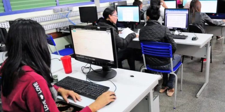 governo-anuncia-proibicao-do-ead-em-cursos-de-medicina,-direito,-enfermagem-e-outros