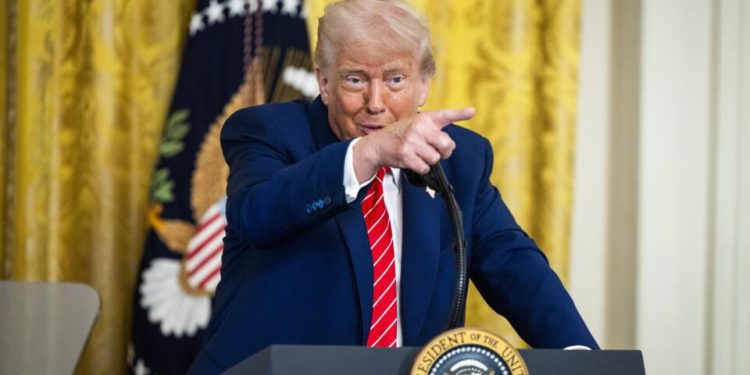 trump-ameaca-ue-com-tarifas-de-50%-pela-falta-de-progresso-nas-negociacoes-comerciais