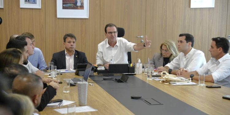 paes-recua-apos-pressao-e-muda-regras-da-orla:-entenda-o-que-mudou