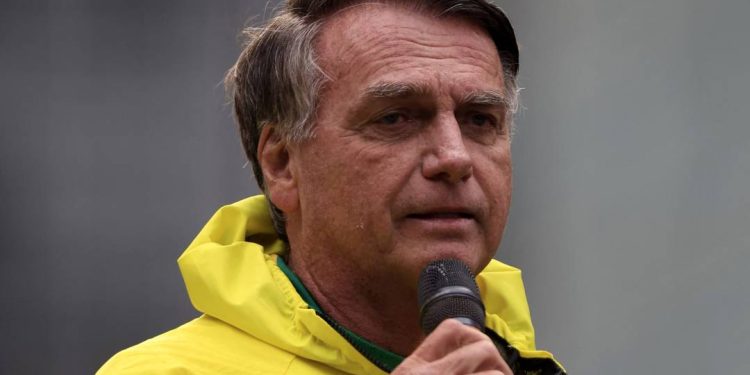 apos-cirurgia,-bolsonaro-retoma-viagens-com-evento-do-pl-em-fortaleza