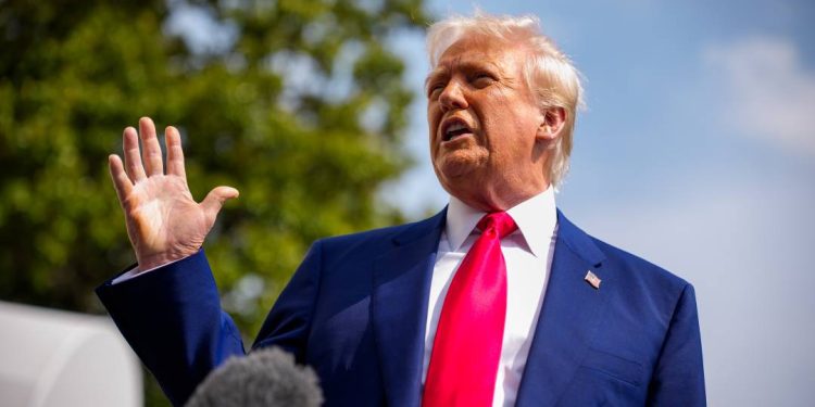 7-mil-estudantes-ameacados-por-trump:-o-que-essa-crise-revela-sobre-nos?