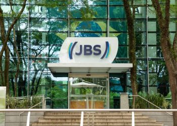 apos-dupla-listagem-da-jbs,-machado-meyer-quer-‘abrir-a-porteira’-em-ny