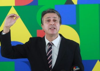 ministro-libera-r$-300-milhoes-a-universidades-apos-restricao-de-decreto-de-lula
