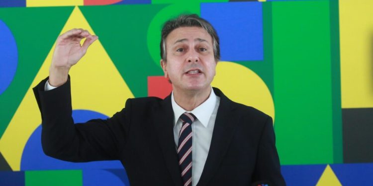 ministro-libera-r$-300-milhoes-a-universidades-apos-restricao-de-decreto-de-lula