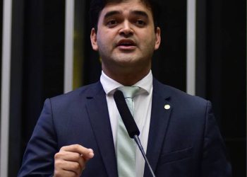 petista-diz-que-misterio-de-lira-sobre-reforma-do-ir-nao-preocupa