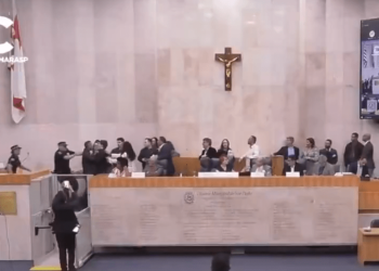 sp:-sindicalista-vai-para-cima-de-vereador-do-pl-em-debate-sobre-mototaxi