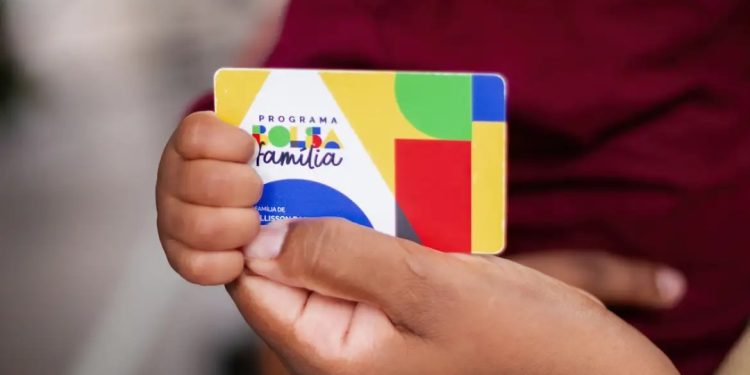 em-20-anos,-bolsa-familia-reduziu-mortes-em-20%,-diz-estudo