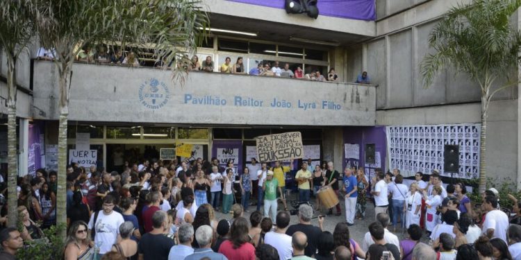 evento-em-universidade-publica-tem-defesa-do-hamas-e-venda-de-camisas-do-hezbollah