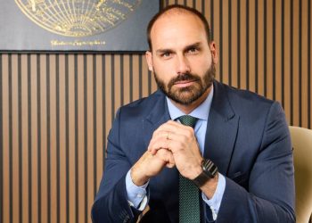 ‘stf-se-relaciona-com-outros-poderes-na-base-da-extorsao’,-diz-eduardo