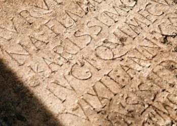 sem-misterio:-o-que-esta-por-tras-das-linguas-mortas?