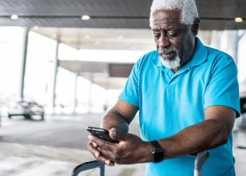 letras-maiores-e-menos-telas:-uber-agora-tem-modo-senior-para-ajudar-idosos