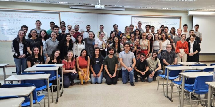ainda-raras,-missas-comecam-a-ganhar-espaco-em-varias-universidades-publicas