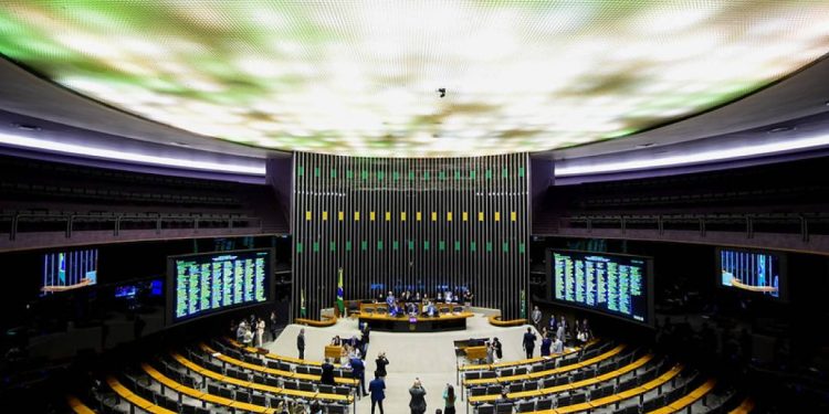 todas-as-forcas-politicas-apoiaram-uma-grande-farra-no-congresso