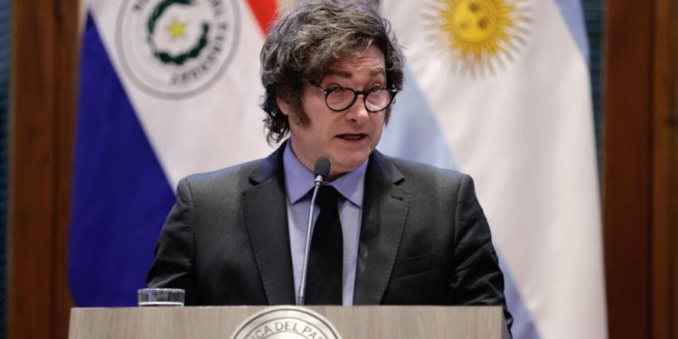 governo-milei-confirma-corte-de-50-mil-cargos-publicos-e-economia-de-us$-2-bilhoes-ao-ano
