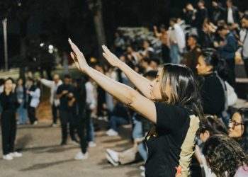 jovens-cristaos-levam-milhares-para-cultos-em-universidades-publicas