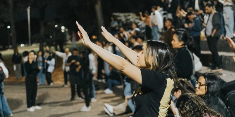jovens-cristaos-levam-milhares-para-cultos-em-universidades-publicas