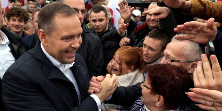 candidato-conservador-apoiado-por-trump-vence-eleicao-presidencial-na-polonia