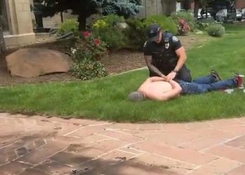 fbi-investiga-ataque-classificado-como-ato-terrorista-com-inumeros-feridos-no-colorado