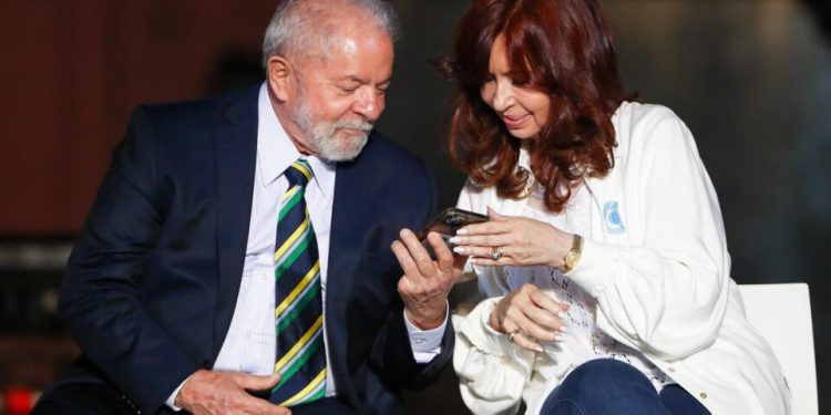 justica-argentina-autoriza-visita-de-lula-a-cristina-kirchner