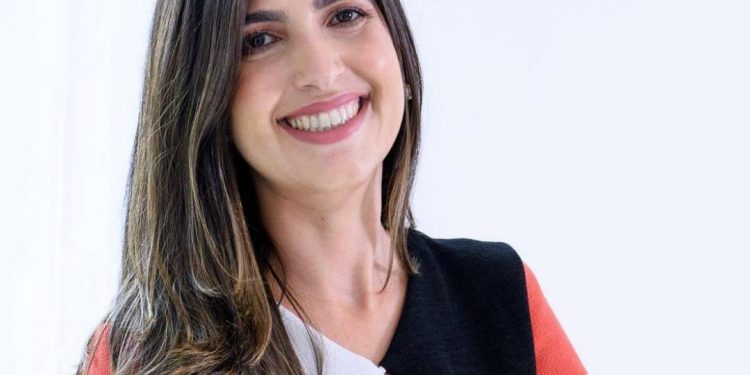castro-nomeia-assessora-de-confianca-para-comandar-transportes,-no-lugar-de-washington-reis