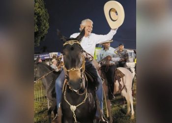 caiado-comemora-bons-numeros-nas-pesquisas-e-tenta-atrair-a-familia-bolsonaro