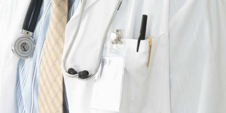 a-crise-de-lideranca-na-medicina-(ou-a-arte-de-liderar-sem-coroa)