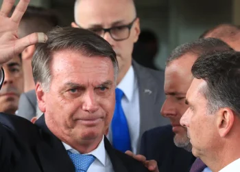 sede-do-pl-e-casa-de-bolsonaro-sao-alvo-de-busca-e-apreensao-pela-pf