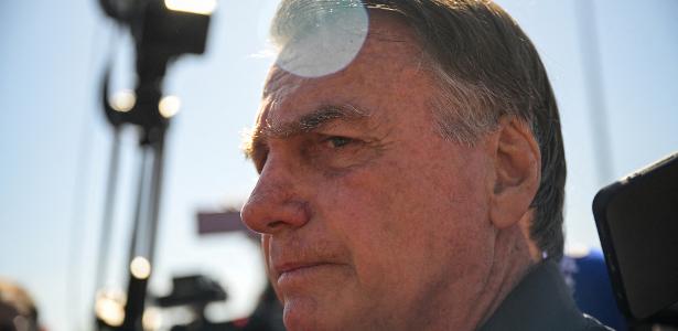stf-manda-bolsonaro-usar-tornozeleira:-pode-tomar-banho-com-ela?-e-viajar?